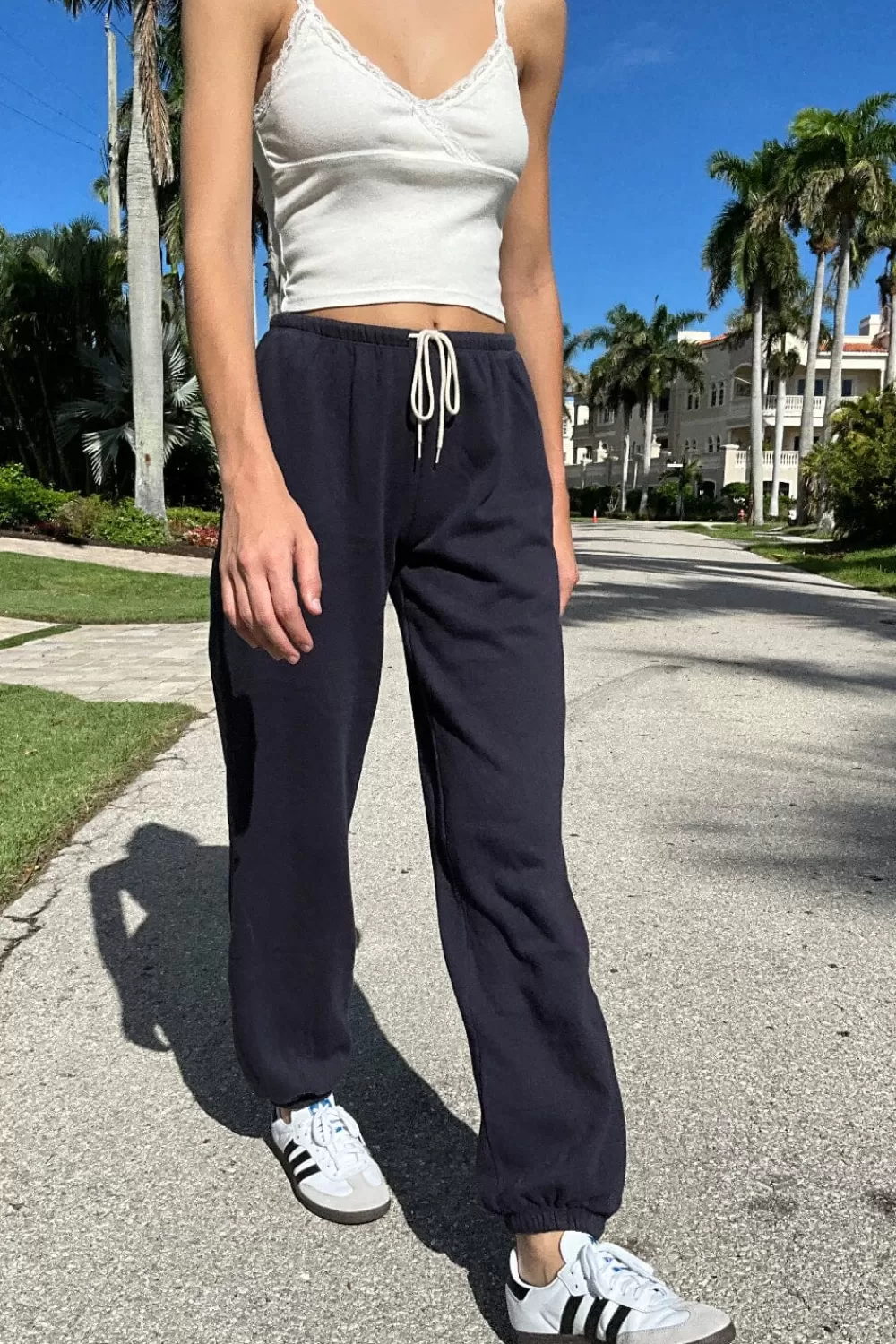 Brandy Melville Rosa Tie Sweatpants